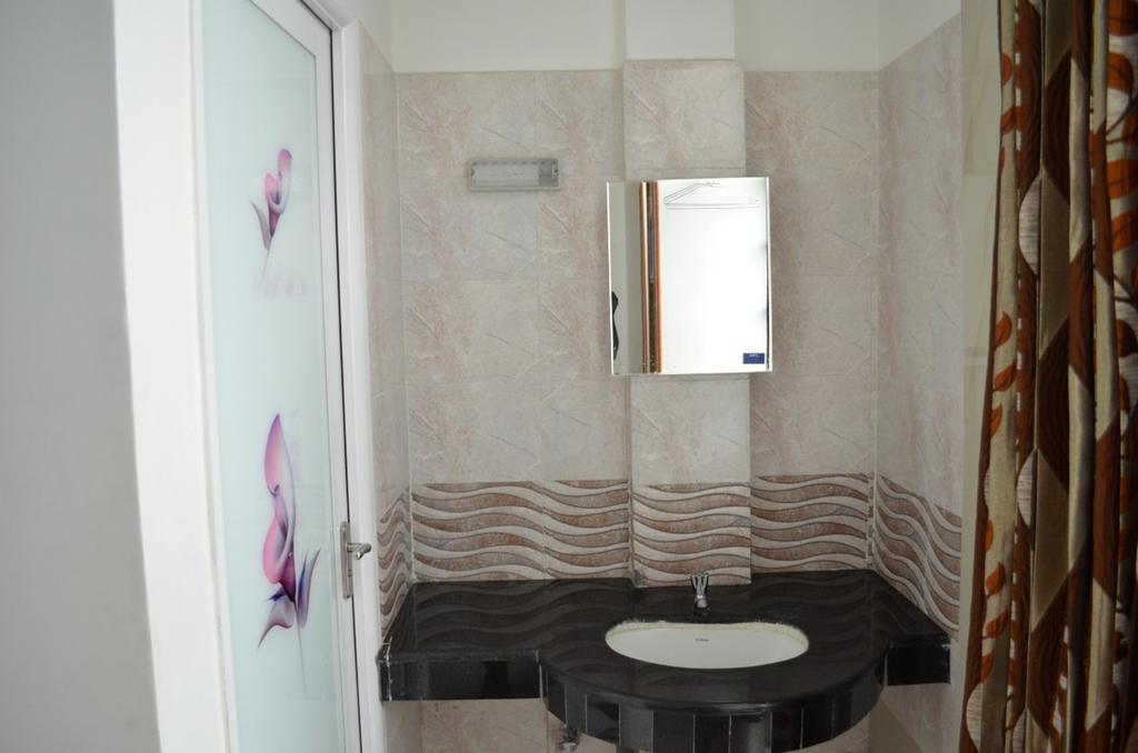 Mary Meridien Lodge Coimbatore Room photo